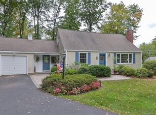 9 Cricket Ln, East Granby, CT 06026