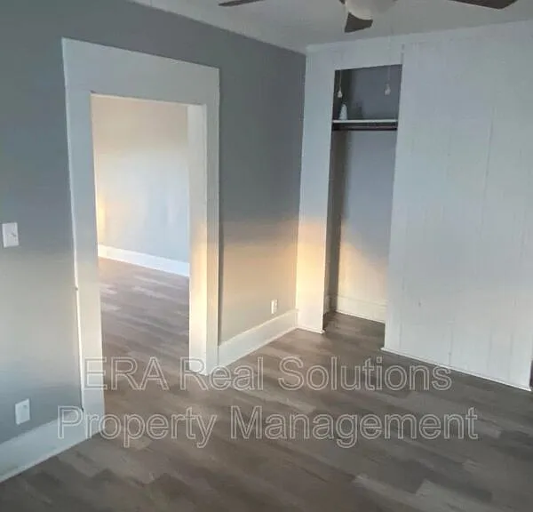 225 N 2nd St — Photo 12