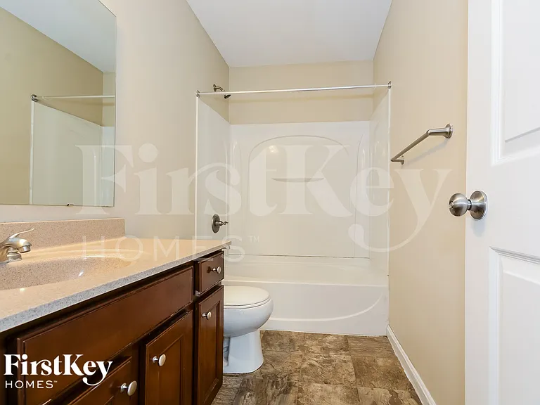 6747 Waverly Park — Photo 14