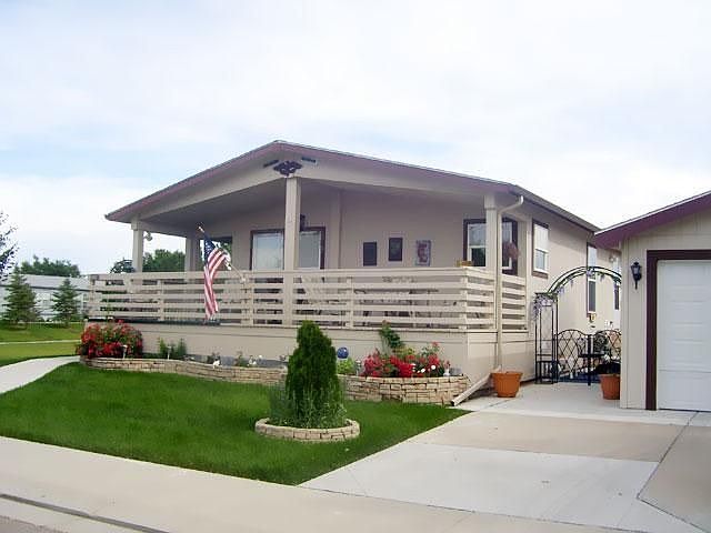Stunning front yard