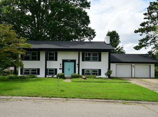 4602 Hedges Rd, Louisville, KY 40216