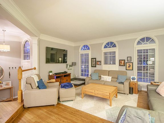 5th image of 5026 Waple Lane