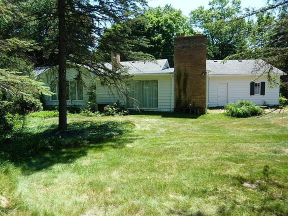2nd image of 514 W Oak St