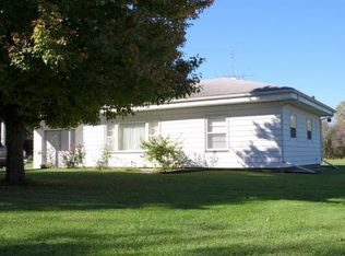 409 S Fulton St, Avon, IL 61415