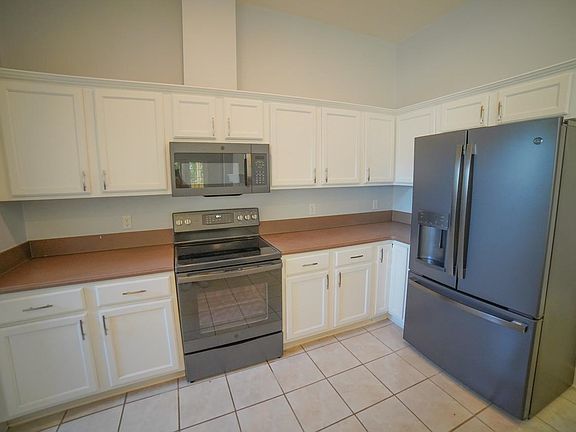 5th image of 5569 Hampton Hill Cir