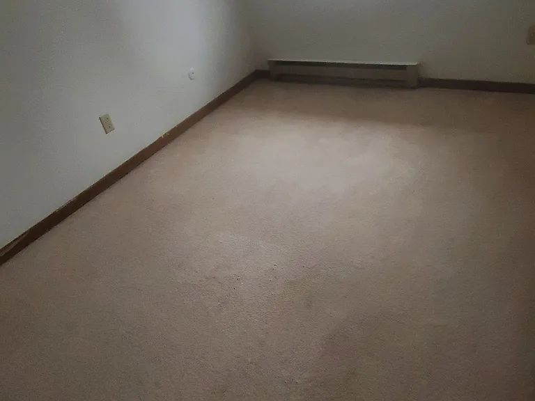 1097 Oakview Dr — Photo 6