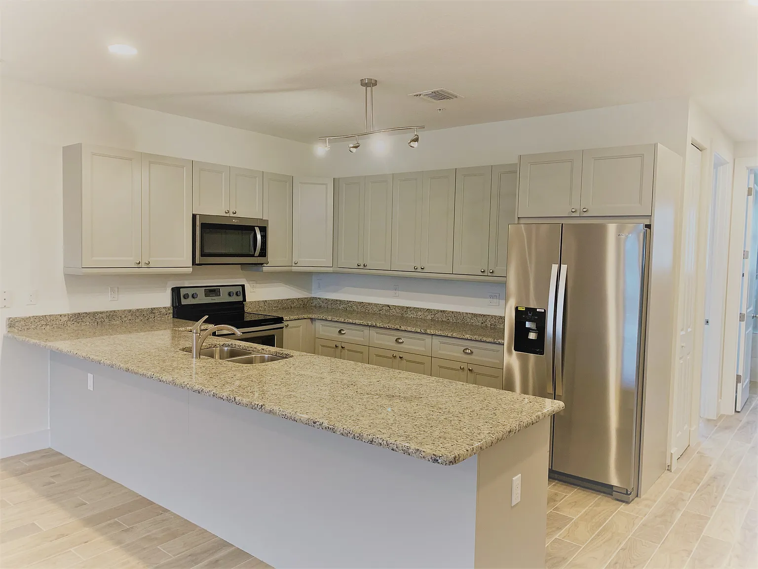 3 bed, 1664 sqft, $2,550 — Photo 1