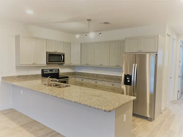 200 Hypoluxo Rd #202, Lake Worth, FL 33462