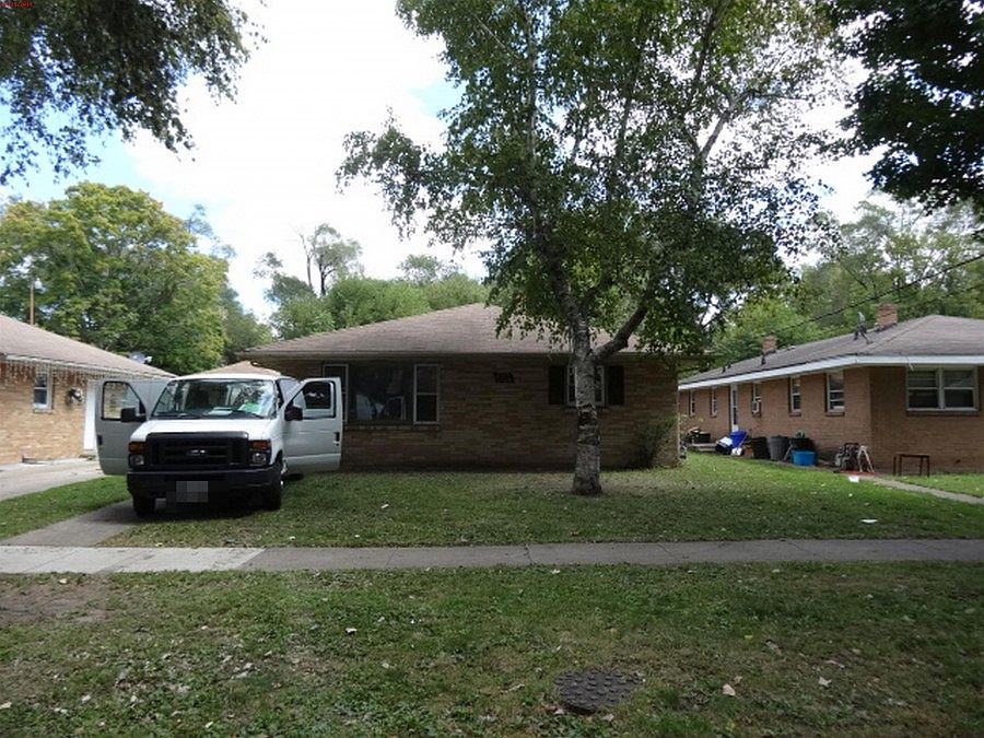 1st image of 1105 Irving Ave