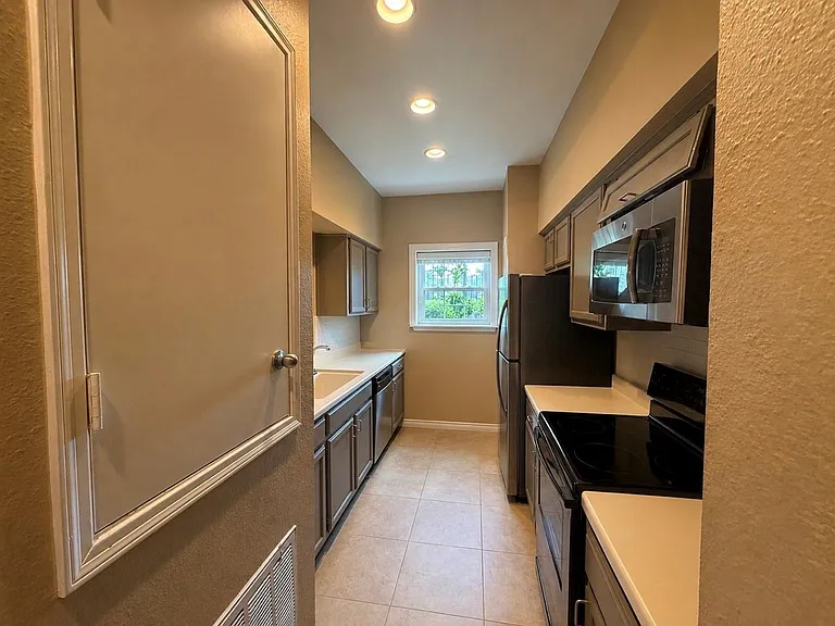 17659 Red Oak Dr #7659 — Photo 8
