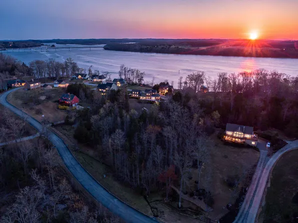 15732 Channel Pointe Dr, Sale Creek, TN 37373