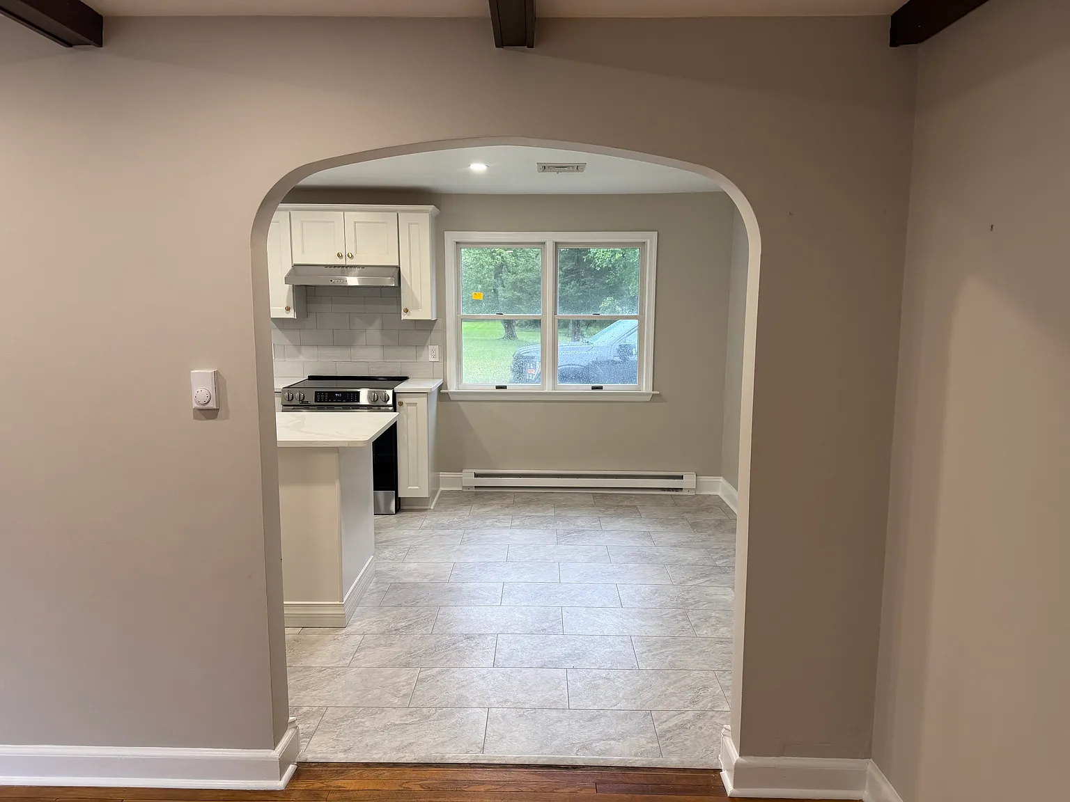 2 bed, 1234 sqft, $3,000 — Photo 3