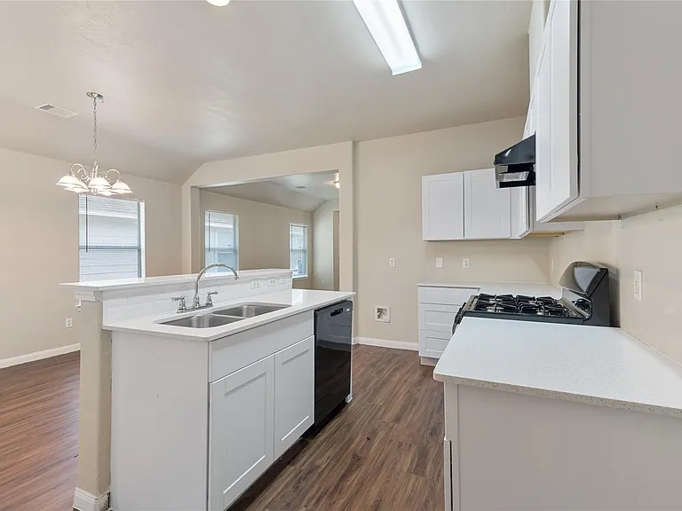 14954 Huntington Willow Ln — Photo 8