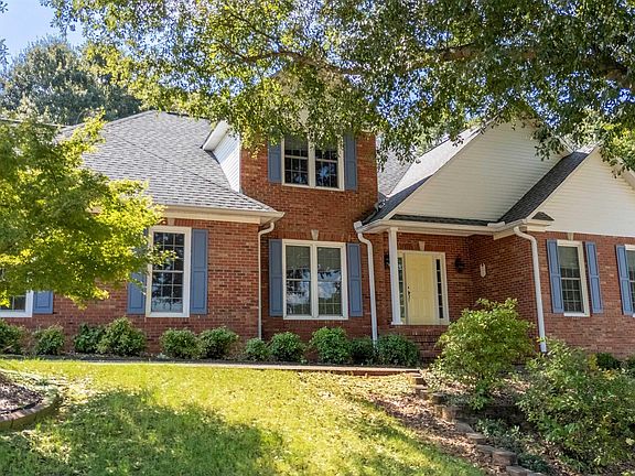 3rd image of 1260 Ravenwood Dr