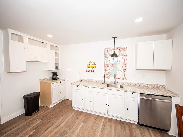 417 Ebenezer Ave — Photo 10