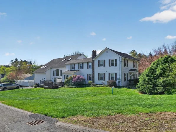 67 Amherst Rd #67, South Hadley, MA 01075