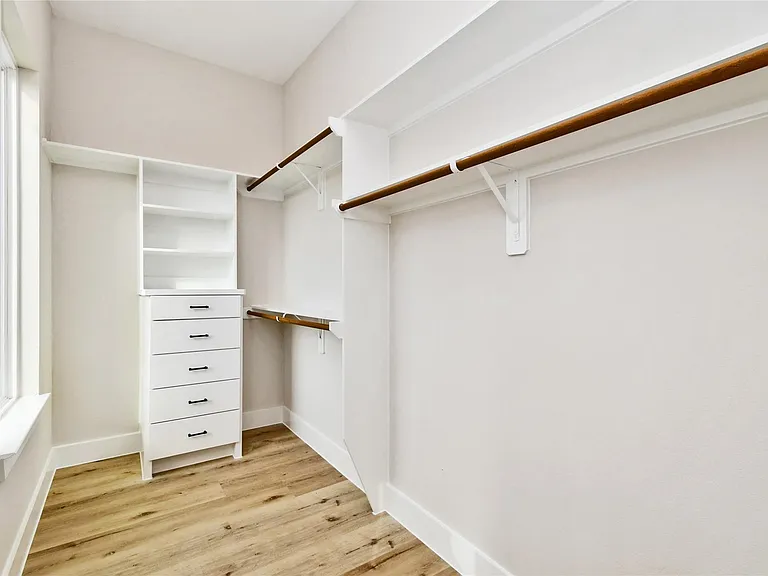 3229 Tuam St — Photo 25