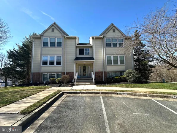 6 Surrey Ln #105, Baltimore, MD 21236