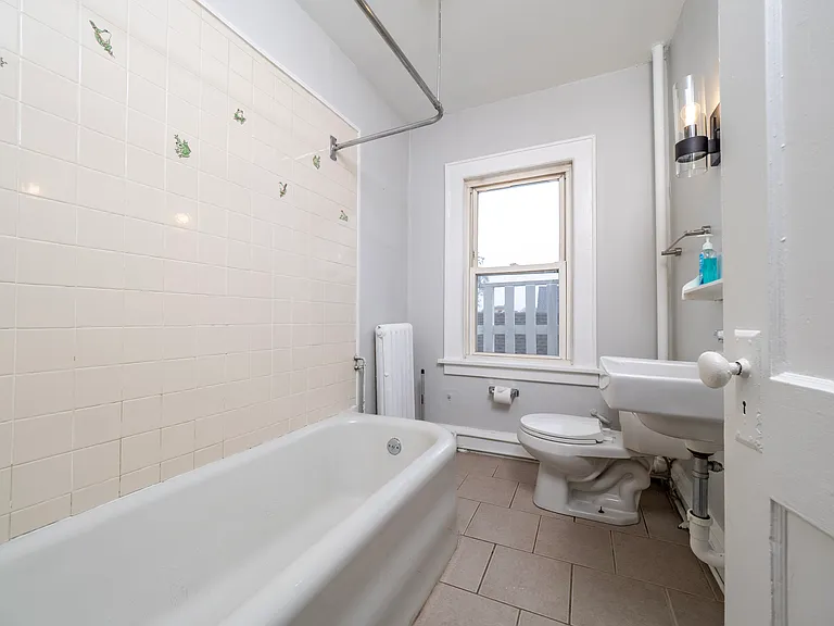 33 Seaview Ave #3A — Photo 17