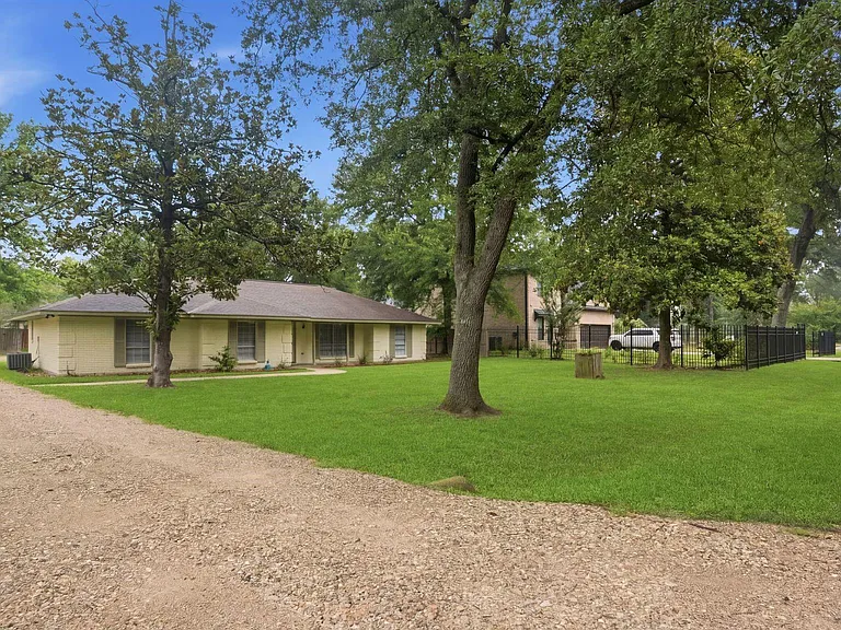 1511 Sungail Dr — Photo 5