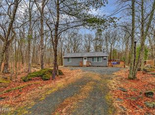 203 Tanager Rd, Lackawaxen, PA 18435