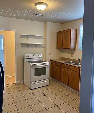 3rd image of 4940 Pauger St
