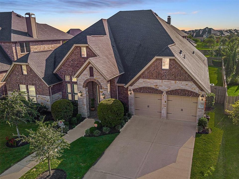 1st image of 2222 Draycutt Dr