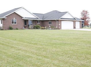 N6686 Autumn Blaze Ct, Seymour, WI 54165