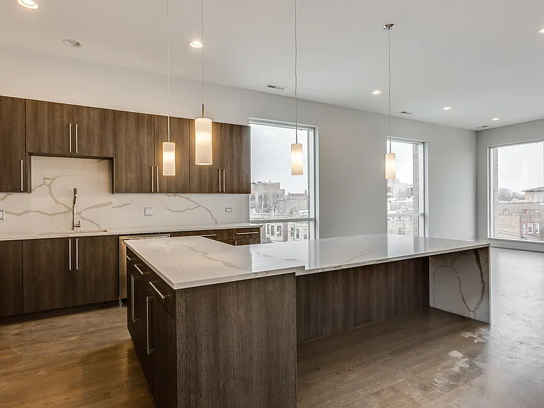 2805 W Cortland St #3 — Photo 5