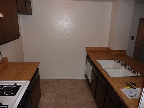 3rd image of 13974 Edgewater Dr