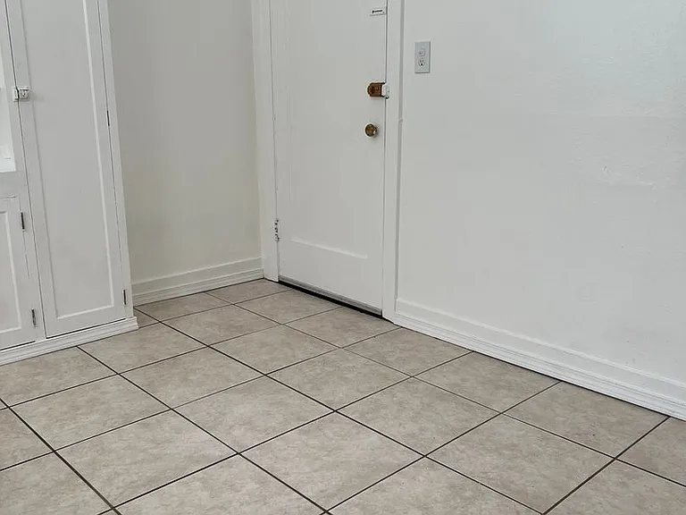 5318 NE Wistaria Dr — Photo 17