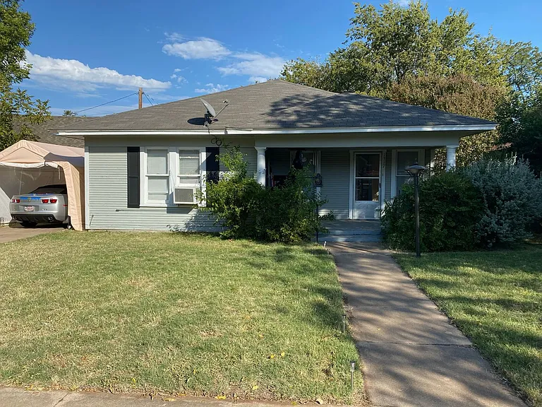 1317 Amarillo St — Photo 5