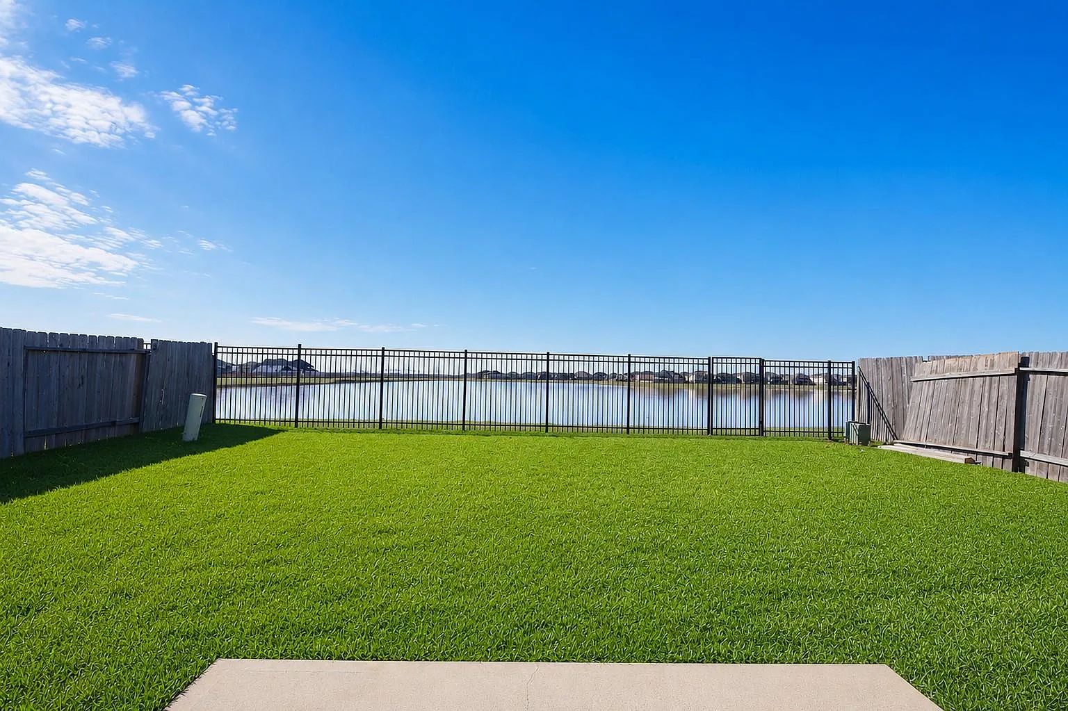 4 bed, 3.5 bath, 2503 sqft, $2,700 — Photo 1