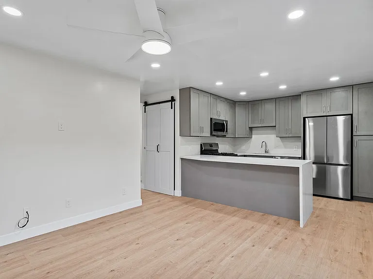 Ocean Beach Living | Modern 2Bd/2Ba | Laundry in-unit — Photo 16