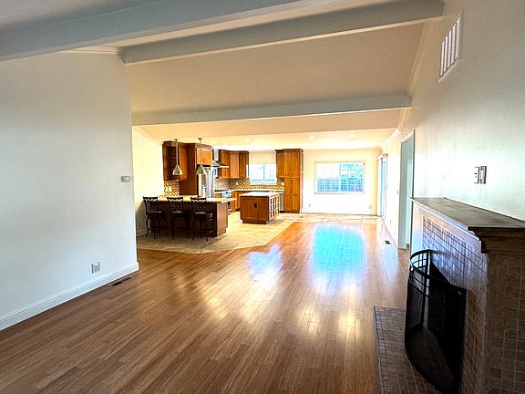 5th image of 15586 Gardenia Way