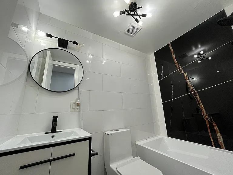 131 Hancock Ave #R — Photo 2