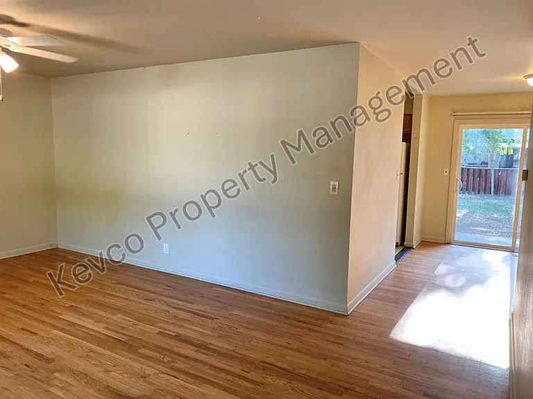 1313 Fairview Dr — Photo 4