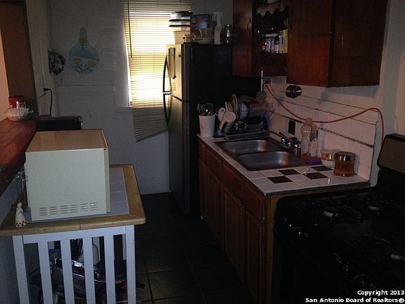 3rd image of 516 Hunstock Ave