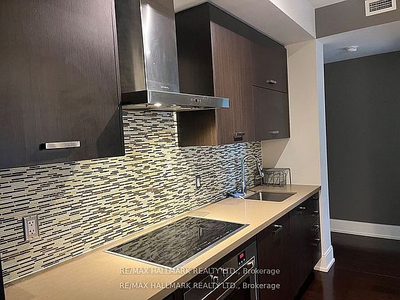 3rd image of 560 Front St W #428