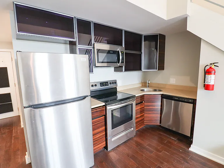1 W Main St #4G — Photo 9