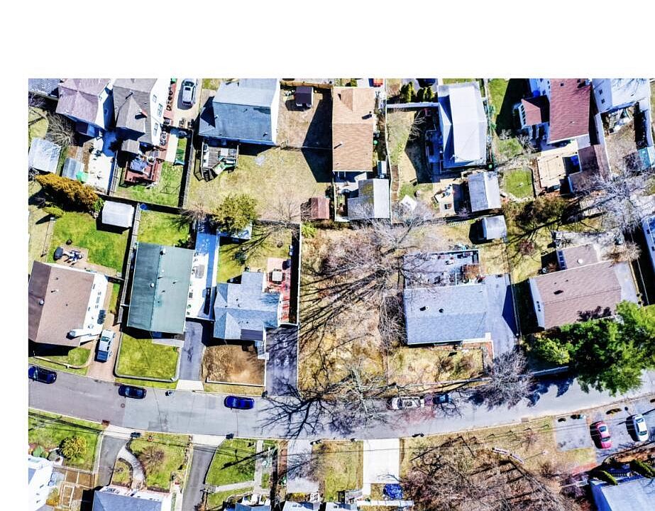 2nd image of 94 Woodland Dr #96