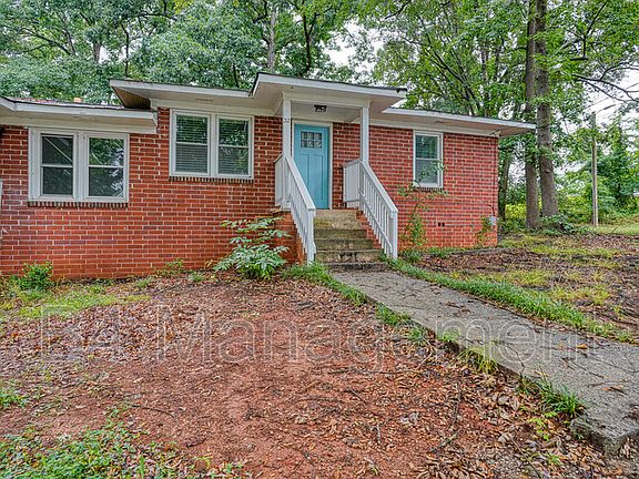 2nd image of 32 Bagwell Cir #A