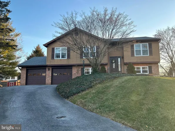 115 Hedgerow Ln, Reading, PA 19606