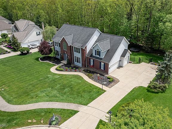 3rd image of 2901 Crystalwood Dr