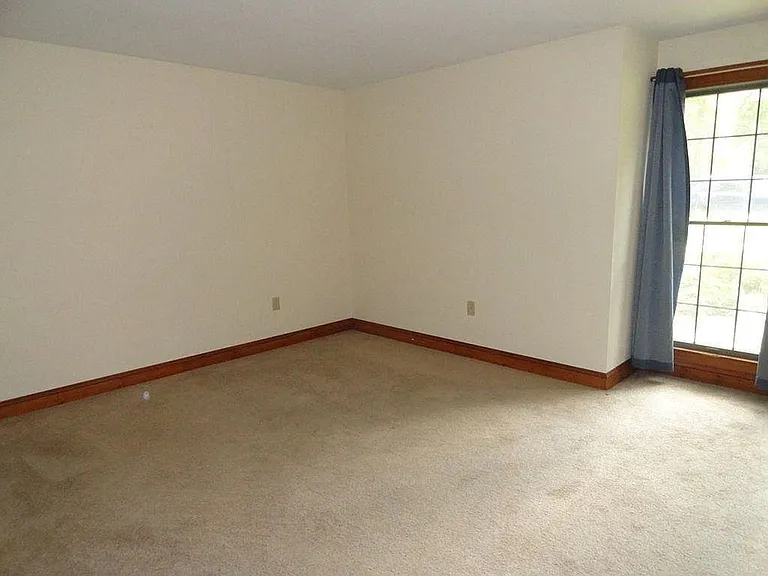 700 Grove Ave — Photo 14