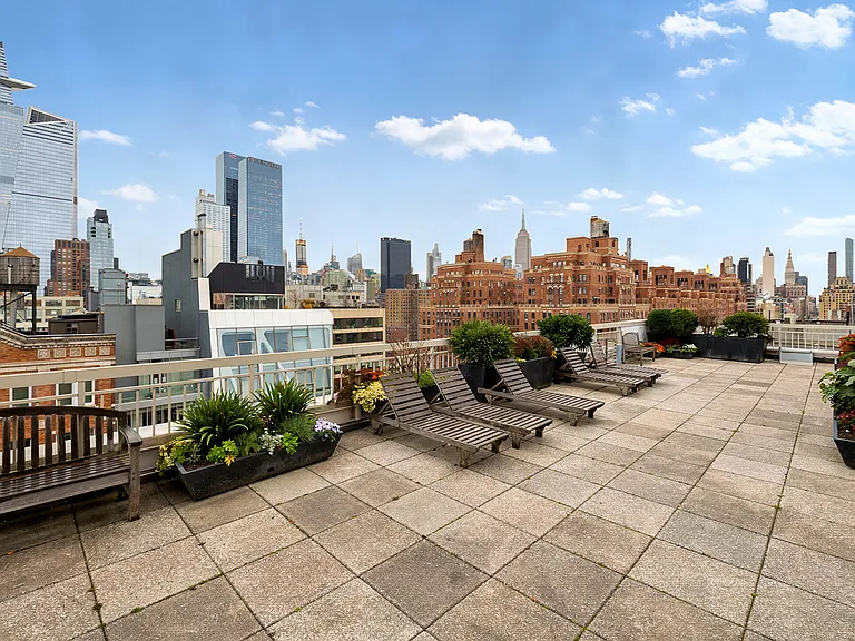 520 W 23rd St #11B — Photo 1