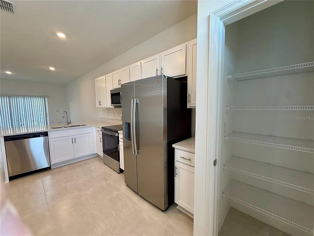 2 bed, 2.5 bath, 1100 sqft, $1,850 — Photo 4