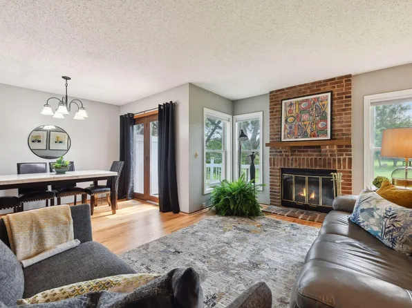 14397 Bedford Dr, Eden Prairie, MN 55346