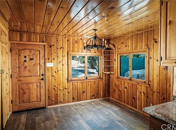 3rd image of 605 Clubhouse Dr