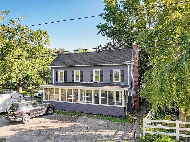 31 W Maple Ave — Photo 4